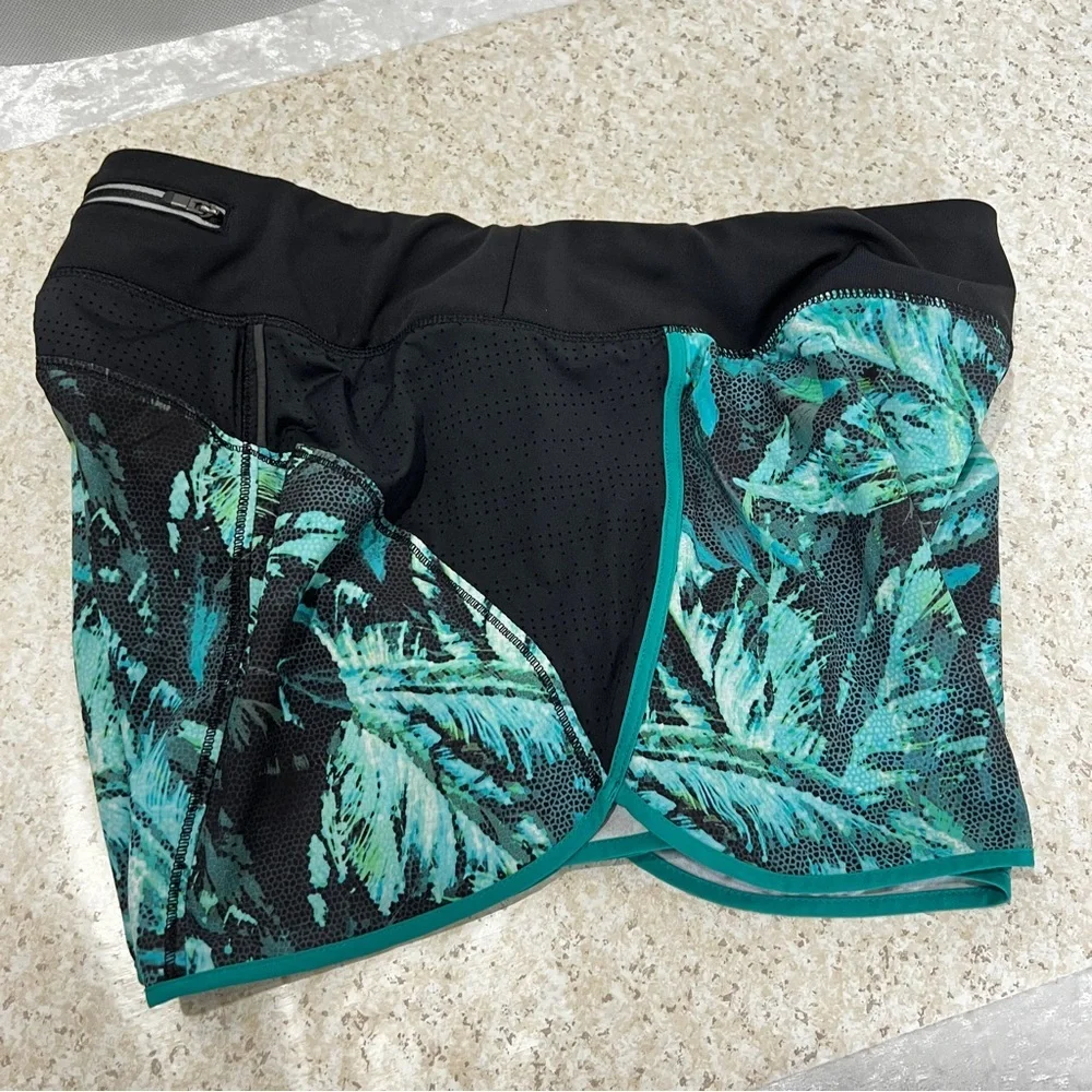 Athleta Track This Run Shorts Napali Tropical Green Teal Black Size Medium - Picture 7 of 14